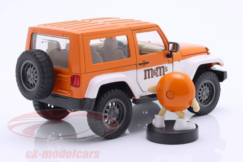Jeep Wrangler 2007 con figura M&Ms Arancia 1:24 Jada Toys