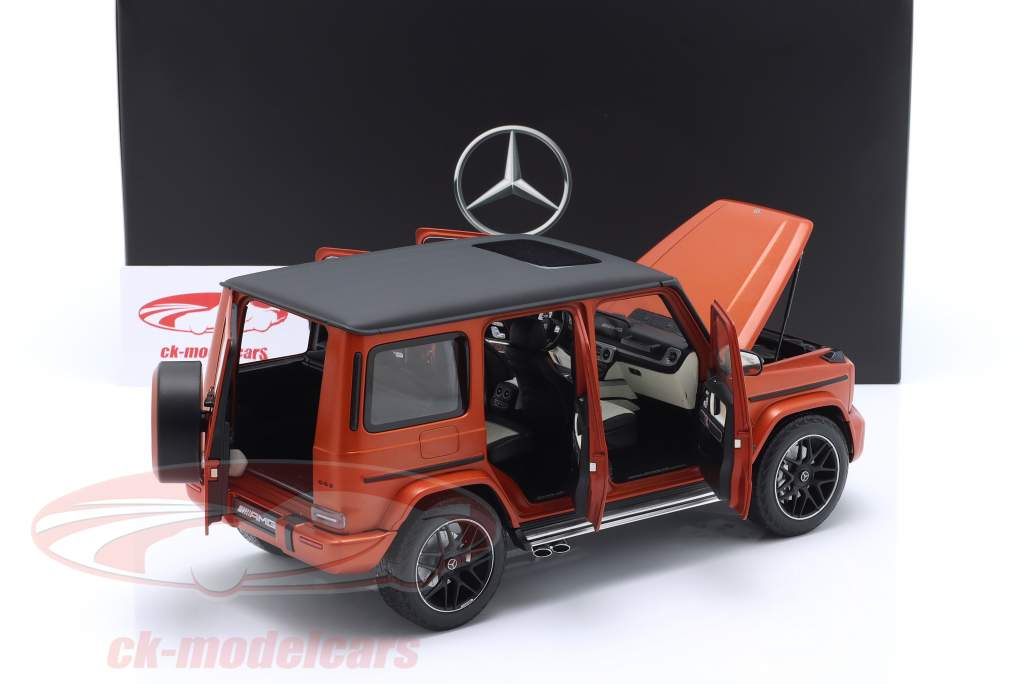 Mercedes-Benz G63 AMG (W463) Año de construcción 2020 cobre naranja / magno 1:18 Minichamps