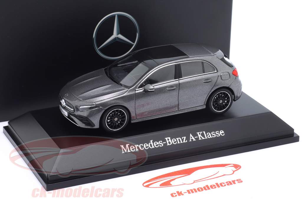 Mercedes-Benz A-Klasse (W177) マウンテングレー 1:43 Spark