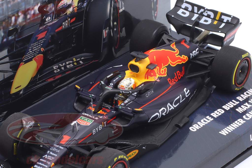 M. Verstappen Red Bull RB18 #1 winnaar Canada GP formule 1 Wereldkampioen 2022 1:43 Minichamps