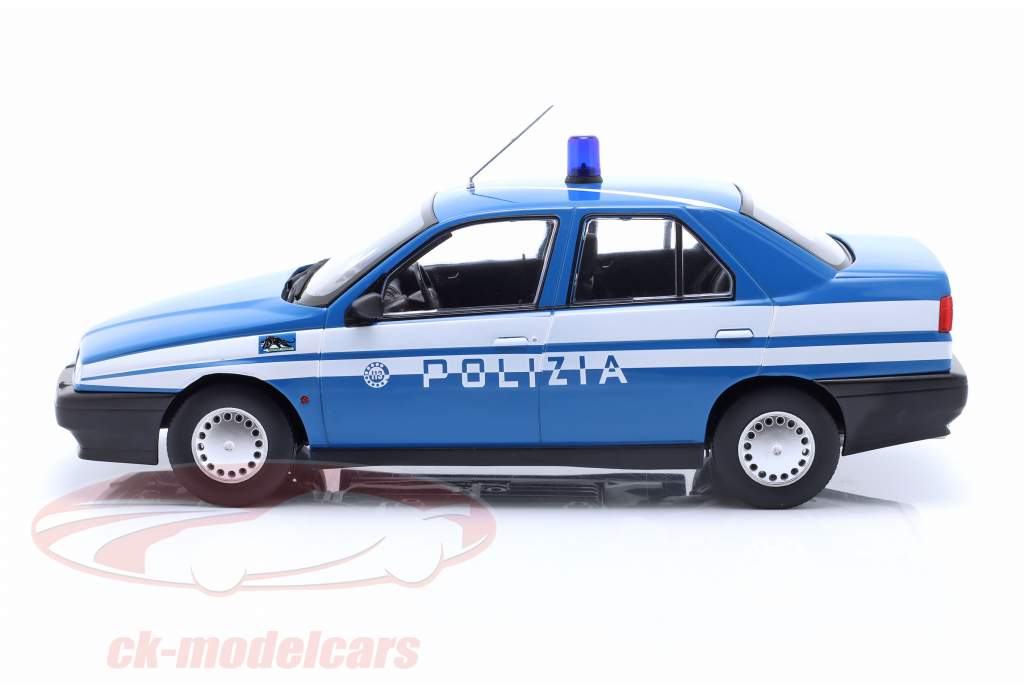 Alfa Romeo 155 полиция Год постройки 1996 синий / белый 1:18 Triple9