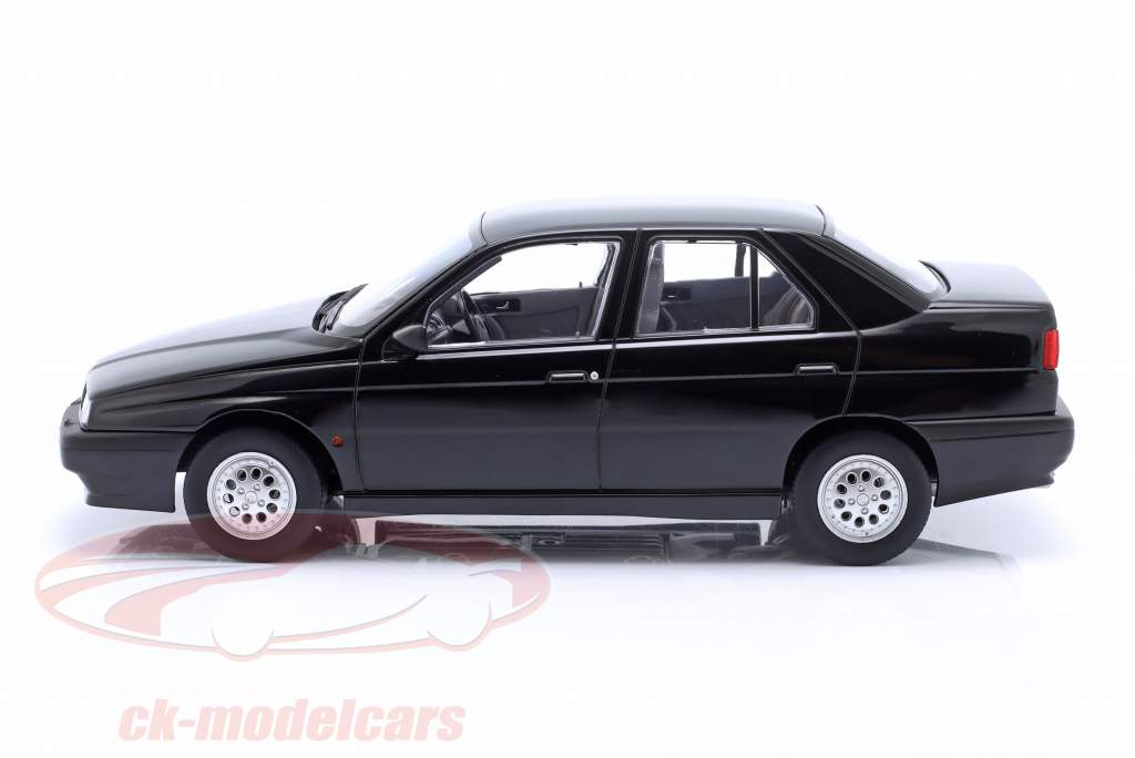 Alfa Romeo 155 year 1996 black 1:18 Triple9