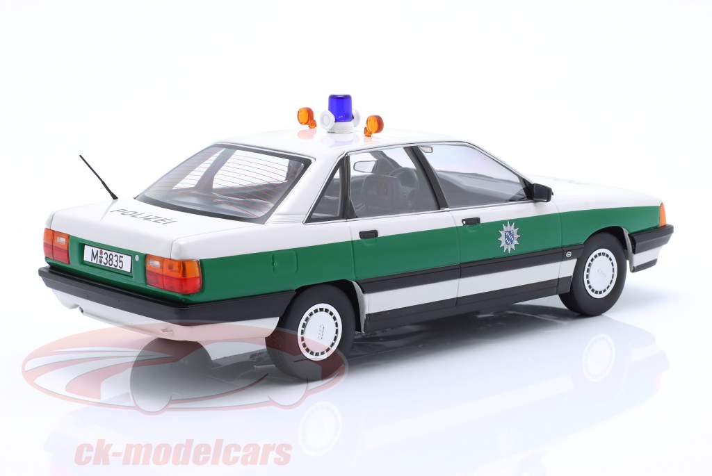 Audi 100 C3 policía Año de construcción 1989 verde / blanco 1:18 Triple9