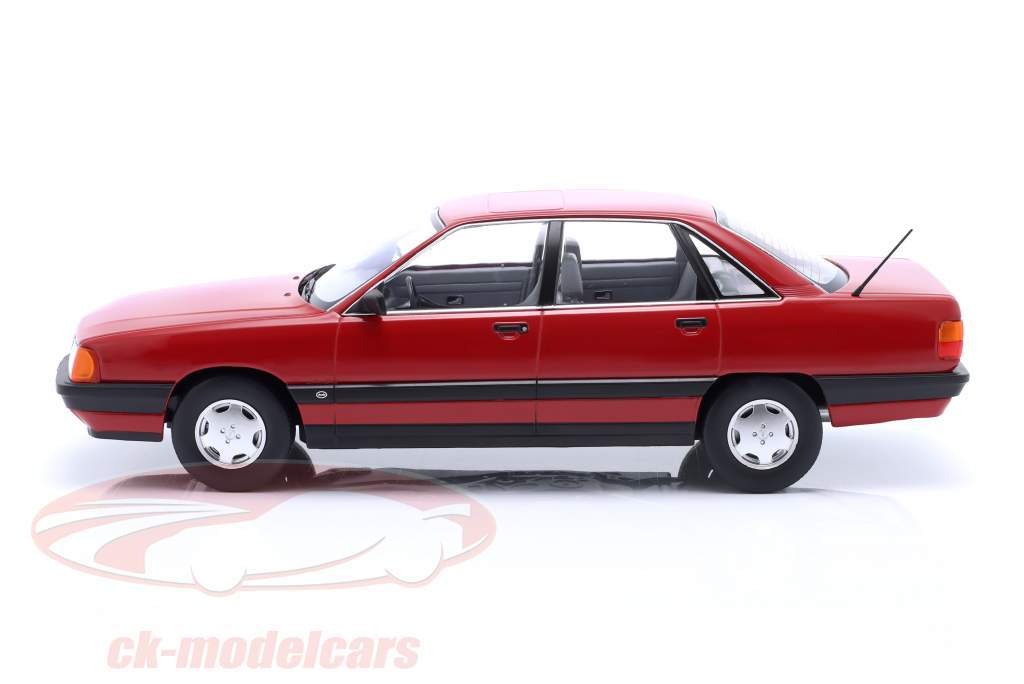 Audi 100 C3 Bouwjaar 1989 tornado rood 1:18 Triple9