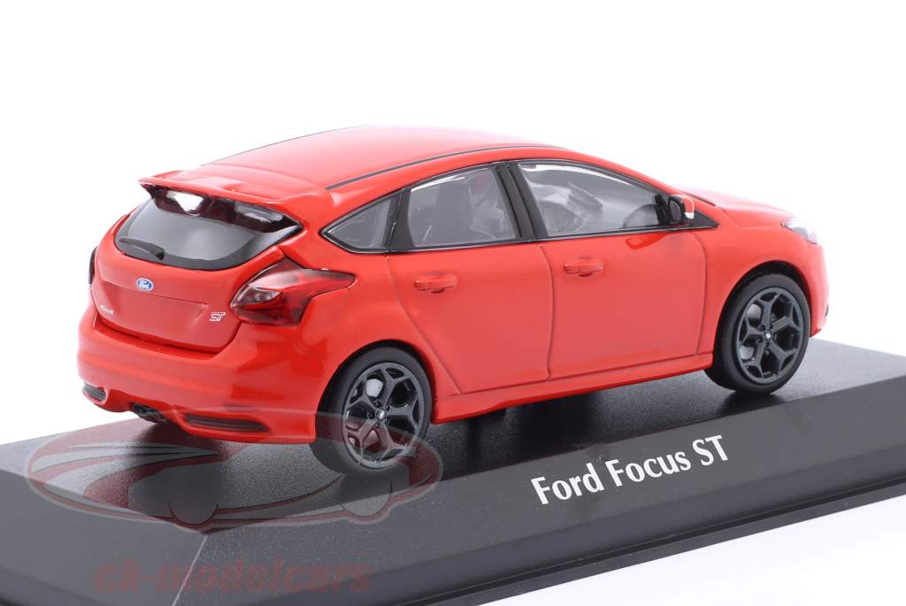 Ford Focus ST ano de construção 2011 vermelho 1:43 Minichamps