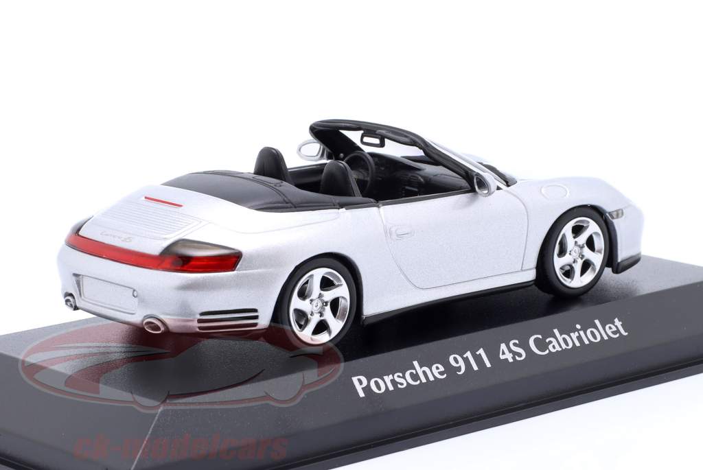 Porsche 911 4S Cabriolet Baujahr 2003 silber 1:43 Minichamps