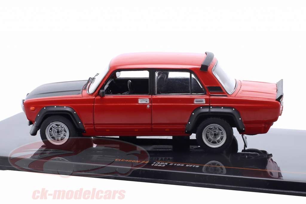 Lada 2105 VFTS 建设年份 1983 红色的 / 黑色的 1:43 Ixo