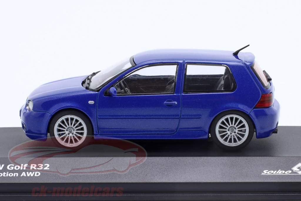 Volkswagen VW Golf IV R32 ano de construção 2003 azul 1:43 Solido