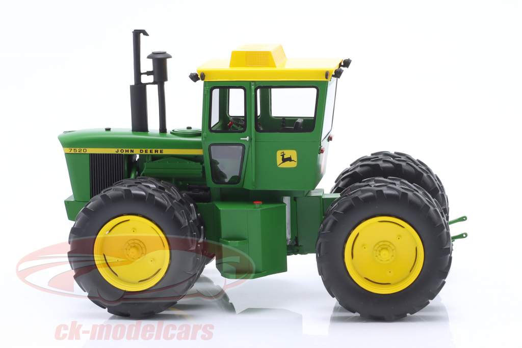 John Deere 7520 Articulated tractor green 1:32 Schuco