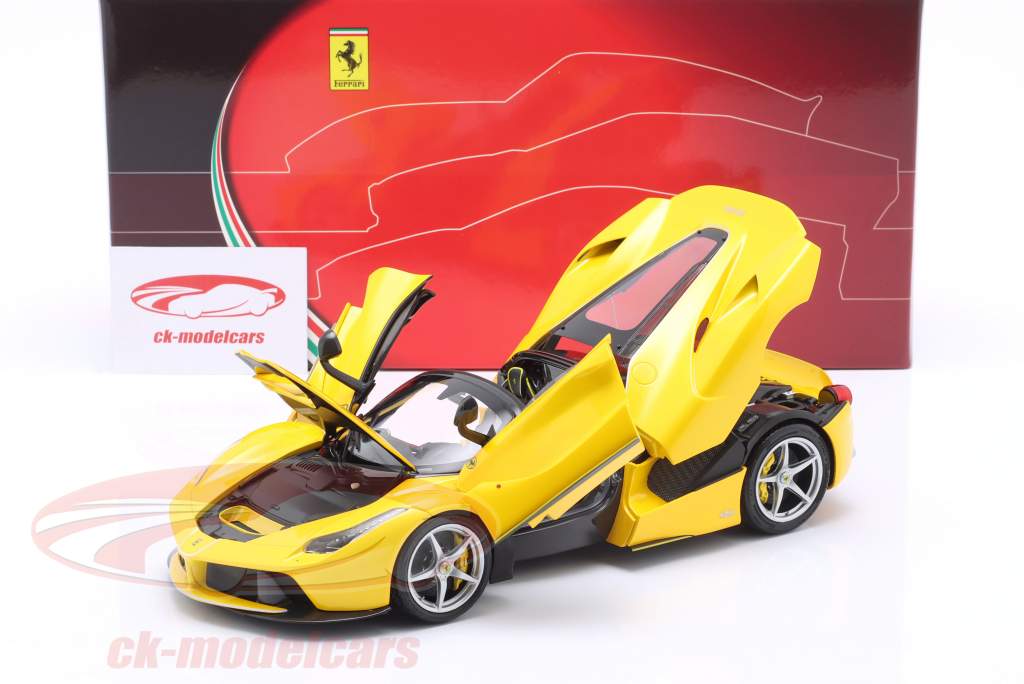 Ferrari LaFerrari Aperta Bouwjaar 2016 geel 1:18 BBR