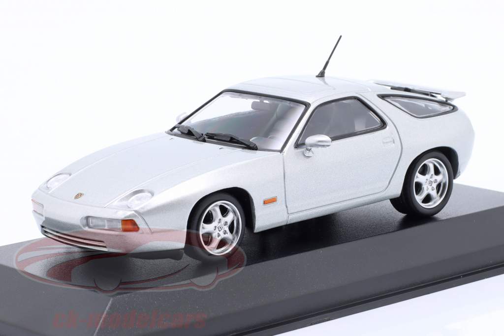 Porsche 928 GTS ano de construção 1991 prata metálico 1:43 Minichamps