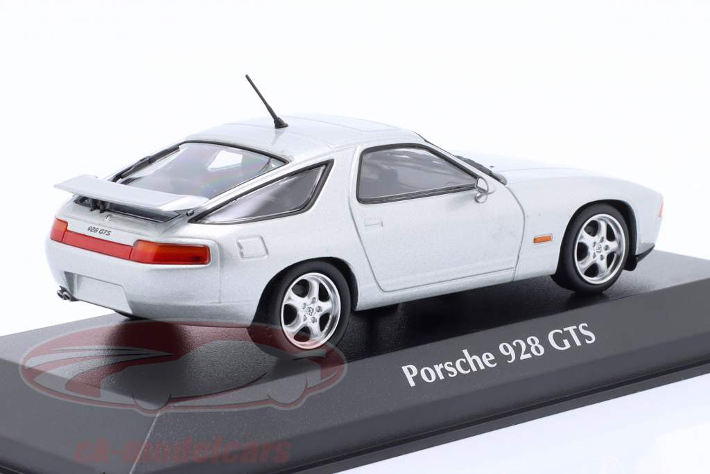 Porsche 928 GTS ano de construção 1991 prata metálico 1:43 Minichamps