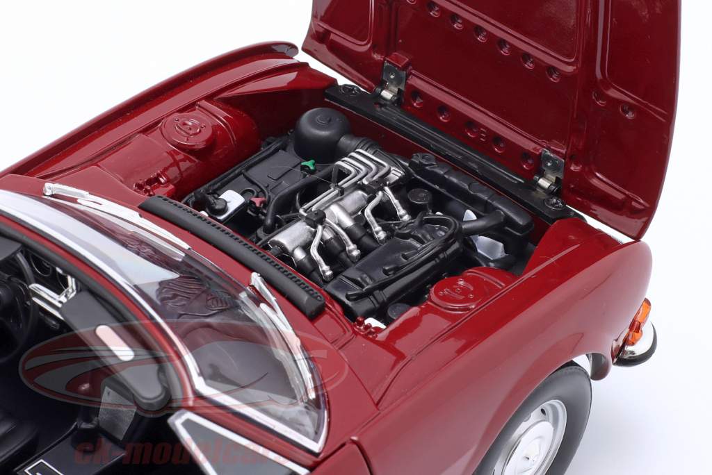Peugeot 504 Cabriolet Año de construcción 1969 rojo 1:18 Norev