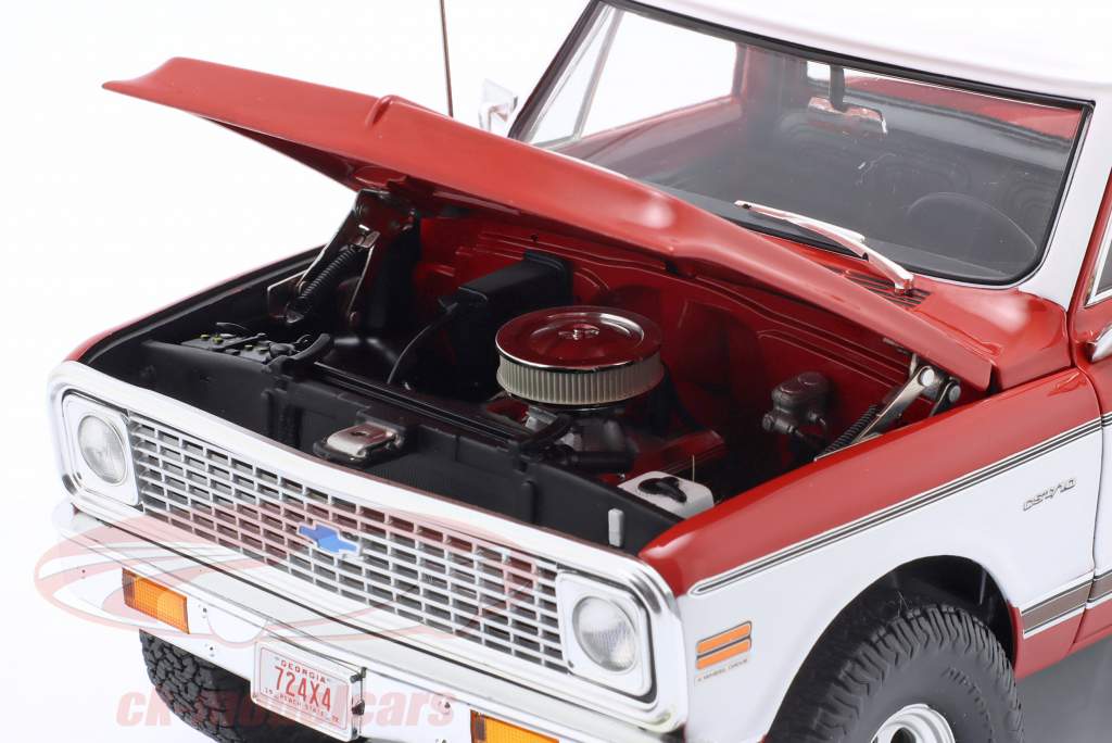 Chevrolet K-10 4x4 Off-Road Byggeår 1972 rød / hvid 1:18 GMP