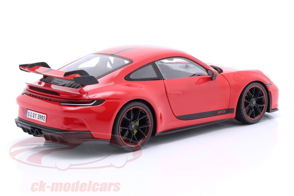 Porsche 911 (992) GT3 Baujahr 2022 rot 1:18 Maisto