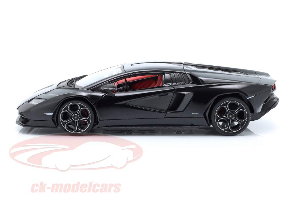 Lamborghini Countach LPI 800-4 Año de construcción 2022 negro 1:18 Maisto