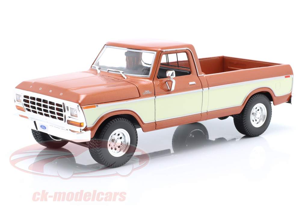 Ford F150 Pick-Up 建设年份 1979 棕色的 金属的 / 奶油 白色的 1:18 Maisto