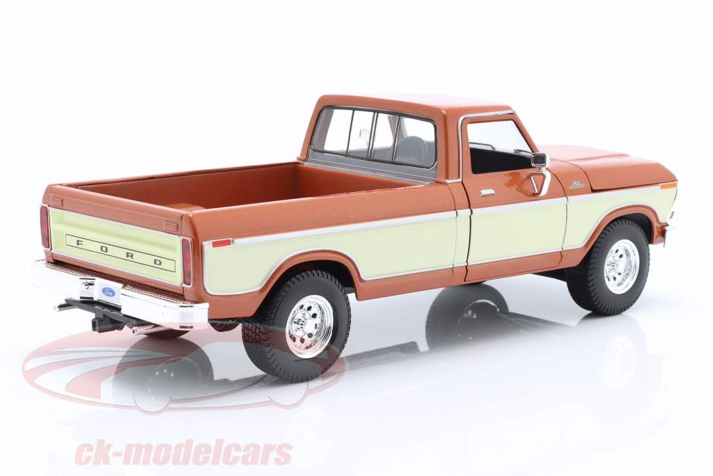 Ford F150 Pick-Up ano de construção 1979 marrom metálico / creme branco 1:18 Maisto