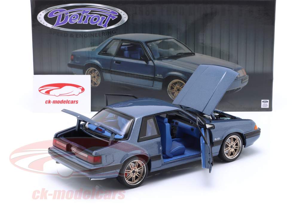 Ford Mustang 5.0 LX Año de construcción 1989 azul metálico 1:18 GMP