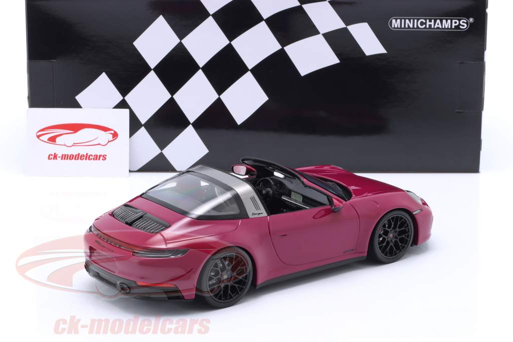 Porsche 911 (992) Targa 4 GTS Bouwjaar 2021 Robijn rood 1:18 Minichamps