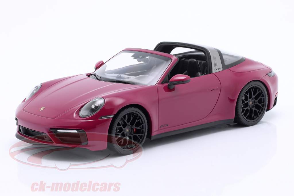 Porsche 911 (992) Targa 4 GTS Année de construction 2021 rouge rubis 1:18 Minichamps