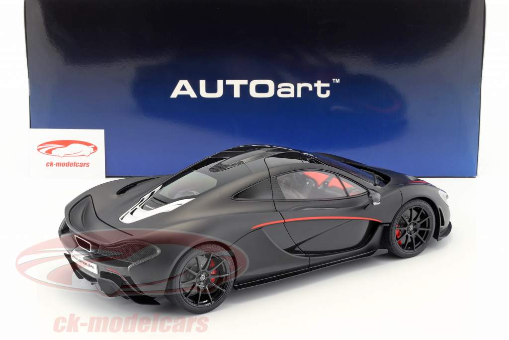 McLaren P1 ano de construção 2013 preto fosco / vermelho 1:12 AUTOart