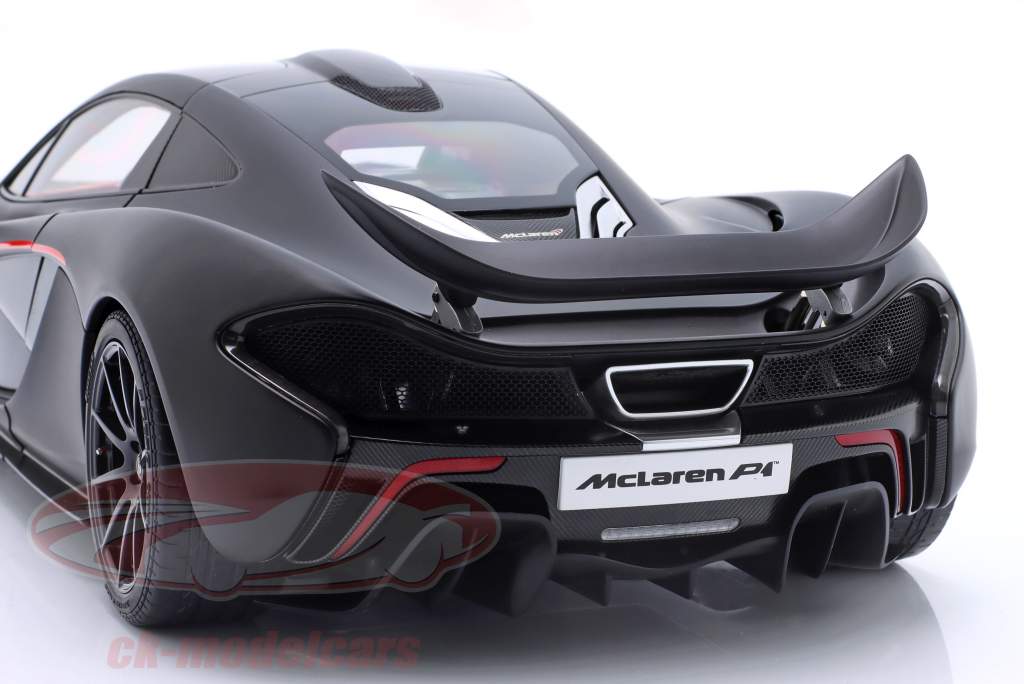McLaren P1 Anno di costruzione 2013 nero opaco / rosso 1:12 AUTOart