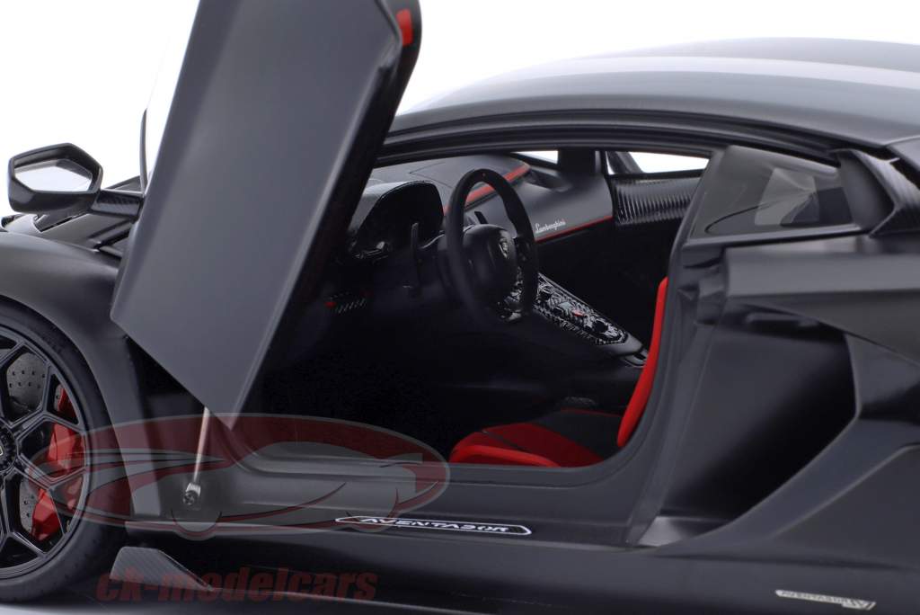 Lamborghini Aventador SVJ 建設年 2019 曇った 黒 1:18 AUTOart