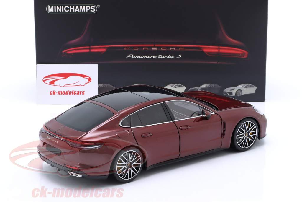 Porsche Panamera Turbo S Bouwjaar 2020 rood metalen 1:18 Minichamps