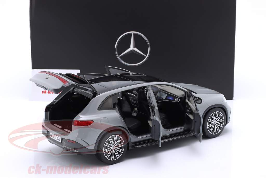 Mercedes-Benz EQS SUV (X296) Año de construcción 2022 gris alpino 1:18 NZG