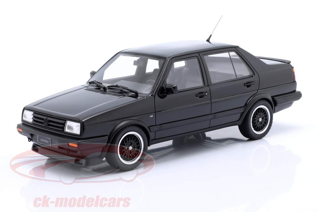Volkswagen VW Jetta MK2 Baujahr 1987 schwarz 1:18 OttOmobile