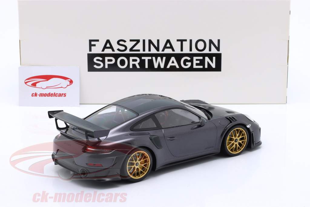 Porsche 911 (991 II) GT2 RS Paquete Weissach 2018 púrpura metálico / los dorados llantas 1:18 Minichamps