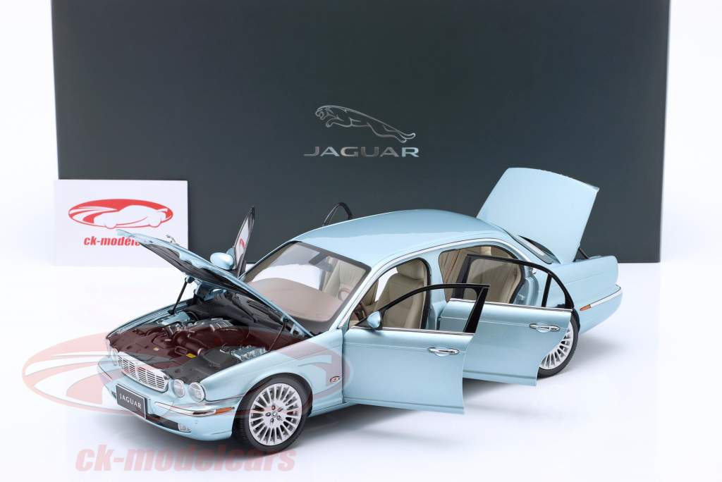 Jaguar XJ6 (X350) 海霜 蓝色的 1:18 Almost Real