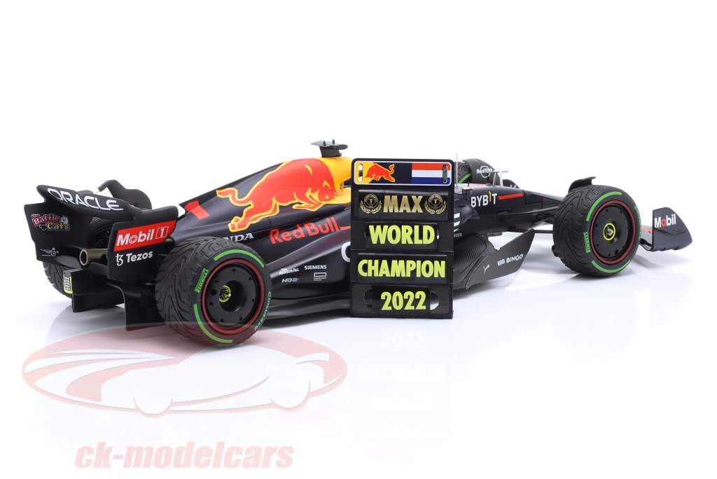 M Verstappen Red Bull RB18 #1 优胜者 日本 GP 公式 1 世界冠军 2022 1:18 Minichamps