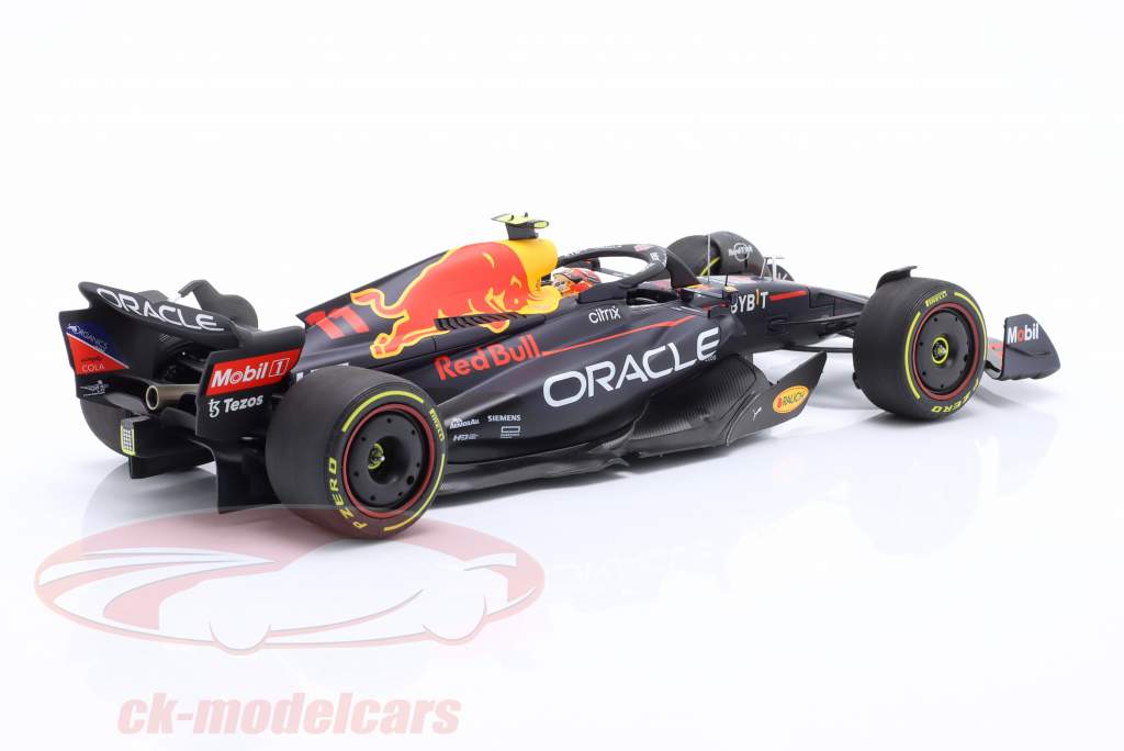 S. Perez Red Bull RB18 #11 Winner Singapore GP Formula 1 2022 1:18 Minichamps