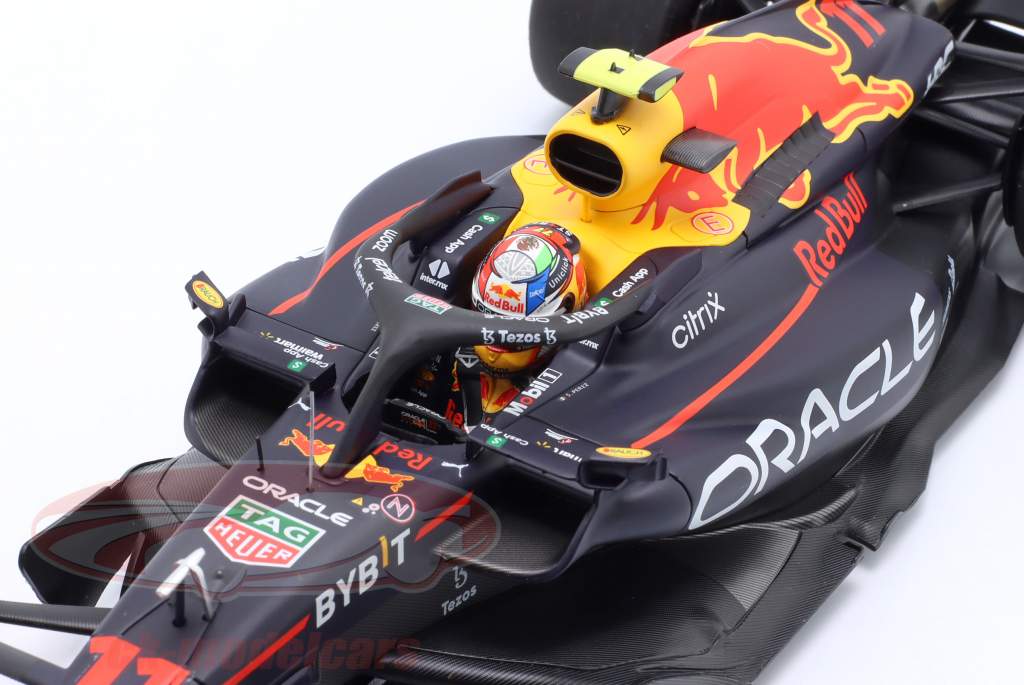 S. Perez Red Bull RB18 #11 ganador Singapur GP fórmula 1 2022 1:18 Minichamps