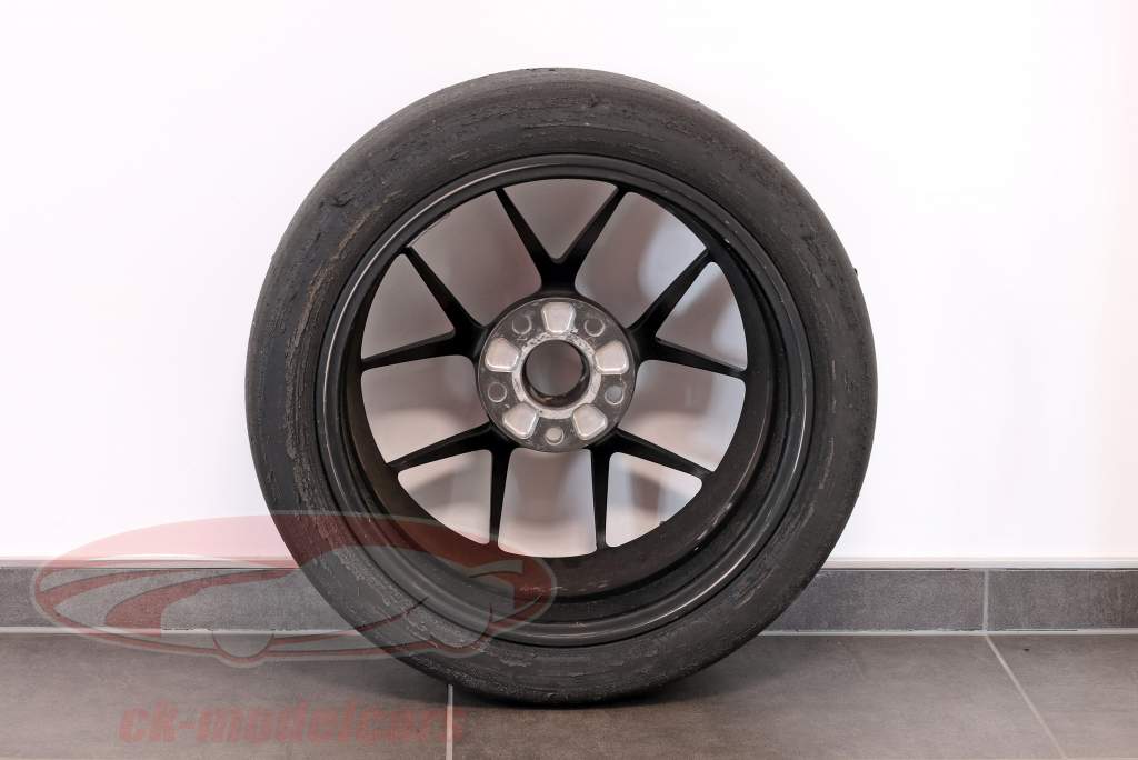 Original Michelin Racing tires on Porsche Cayman GT4 CS MR BBS rim FL