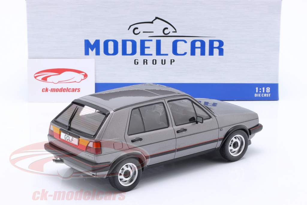Volkswagen VW Golf 2 GTI Año de construcción 1984 gris oscuro metálico 1:18 Model Car Group