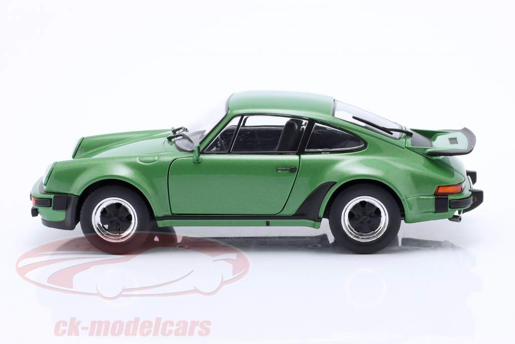 Porsche 911 (930) Turbo Anno di costruzione 1974 verde metallico 1:24 WhiteBox