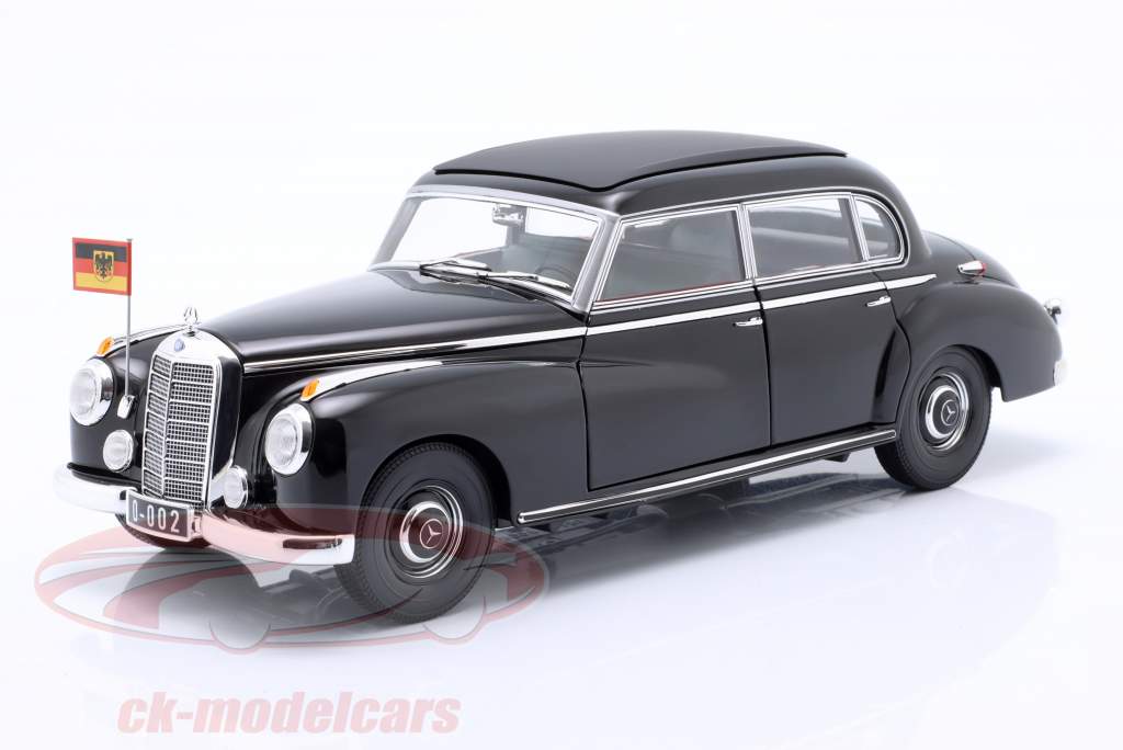 Mercedes-Benz 300 (W186) Konrad Adenauer 1955 zwart 1:18 Norev
