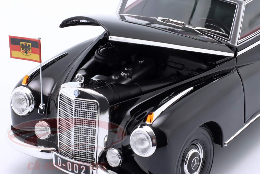 Mercedes-Benz 300 (W186) Konrad Adenauer 1955 黒 1:18 Norev