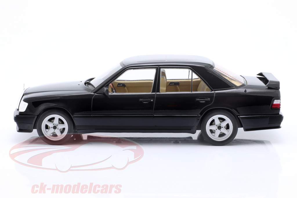 Mercedes-Benz W124 Tuning 建设年份 1986 黑色的 金属的 1:18 Model Car Group