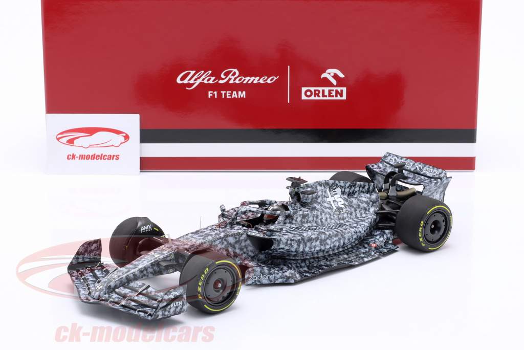 Zhou Guanyu Alfa Romeo C42 Formel 1 Test Barcelona 2022 1:18 Minichamps