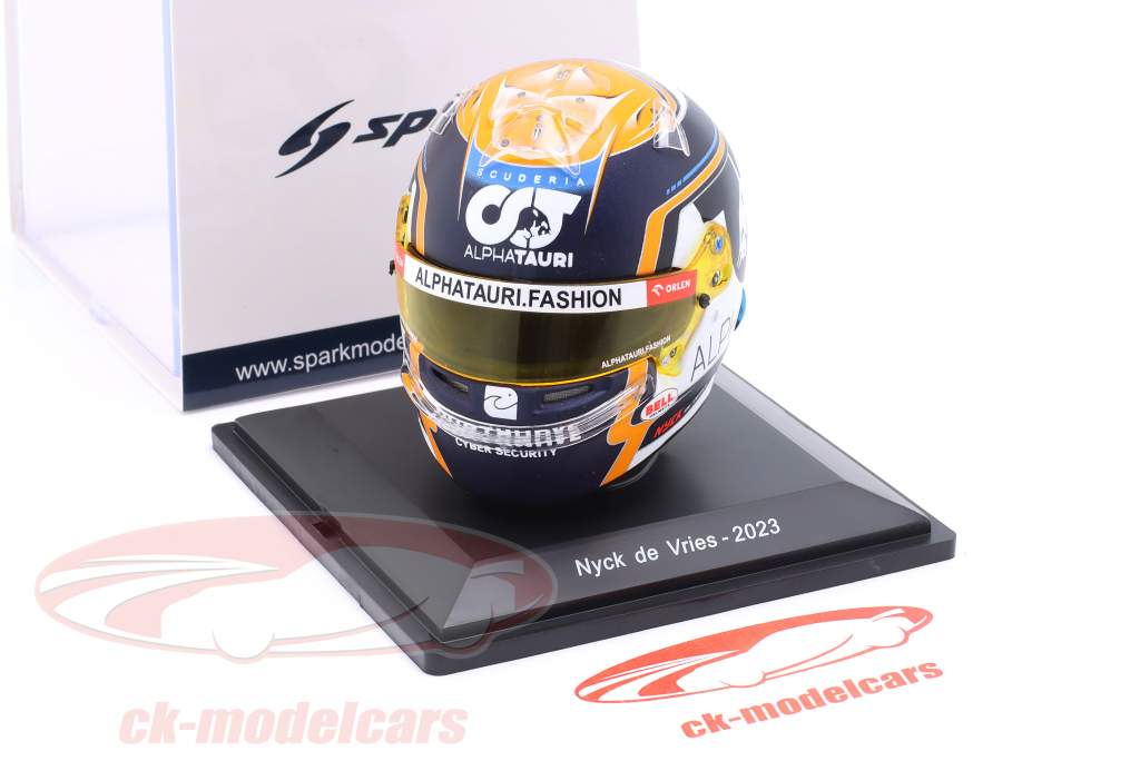 Nyck de Vries #21 Scuderia AlphaTauri Formula 1 2023 helmet 1:5 Spark