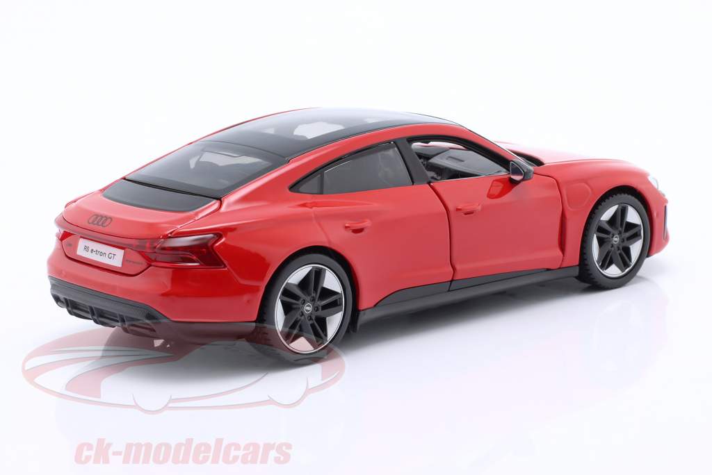 Audi RS e-tron GT Baujahr 2022 tango rot 1:24 Maisto