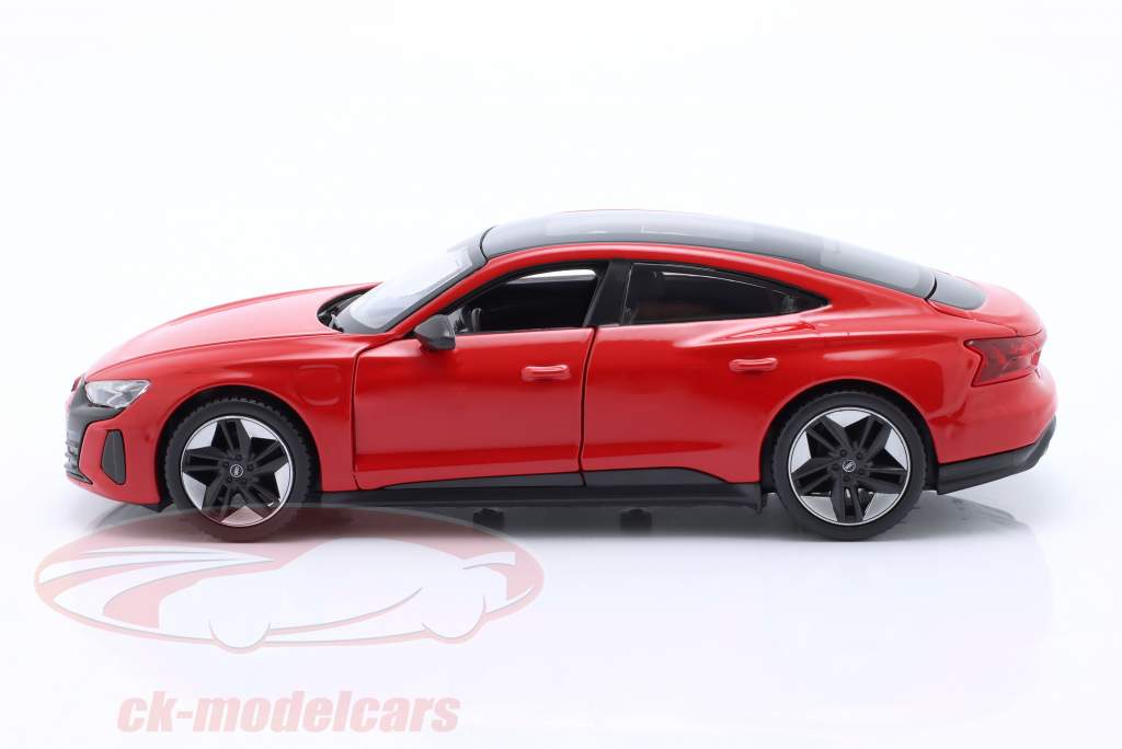Audi RS e-tron GT Ano de construção 2022 tango vermelho 1:24 Maisto