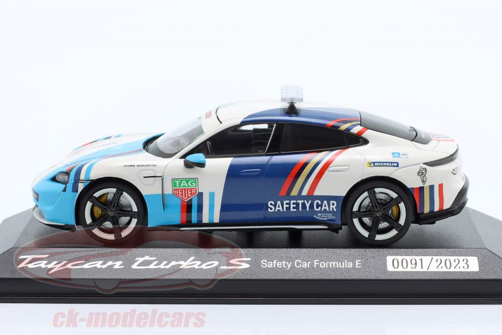 Porsche Taycan Turbo S Safety Car formula E 2023 1:43 Minichamps