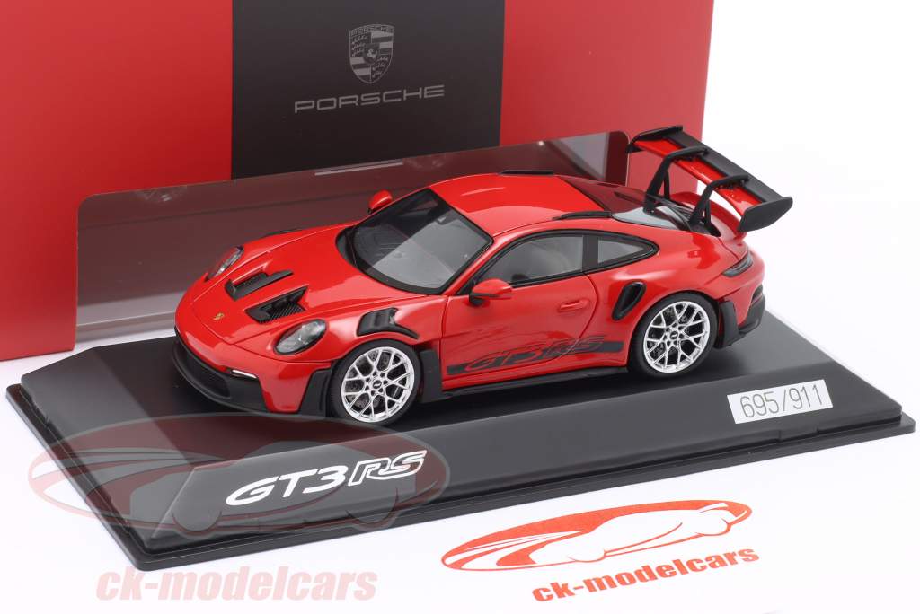 Porsche 911 (992) GT3 RS Год постройки 2022 кармин 1:43 Spark