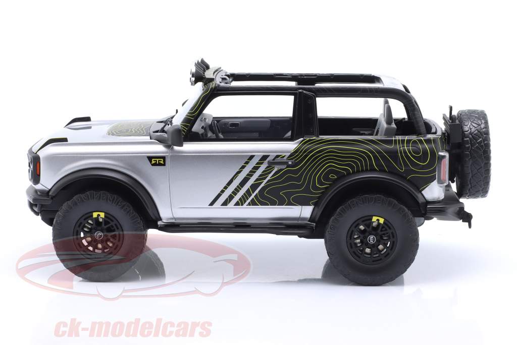Ford Bronco by RTR year 2022 silver / decor 1:18 GT-Spirit