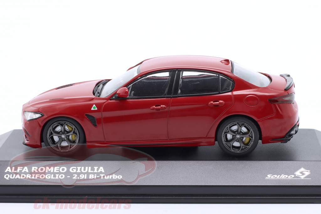 Alfa Romeo Giulia Quadrifoglio Bouwjaar 2019 rood 1:43 Solido